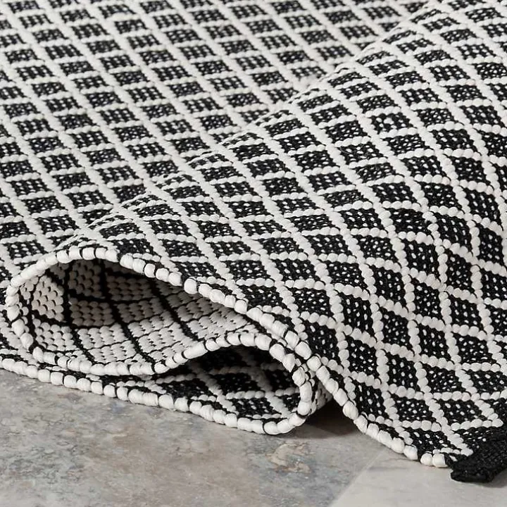 Black & White Trellis Indoor/Outdoor Runner, 3x8