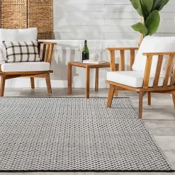 Black & White Trellis Indoor/Outdoor Runner, 3x8