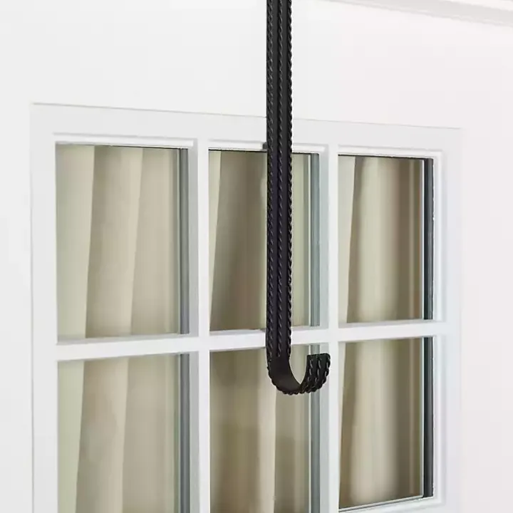 Black Metal Twisted Wreath Hanger