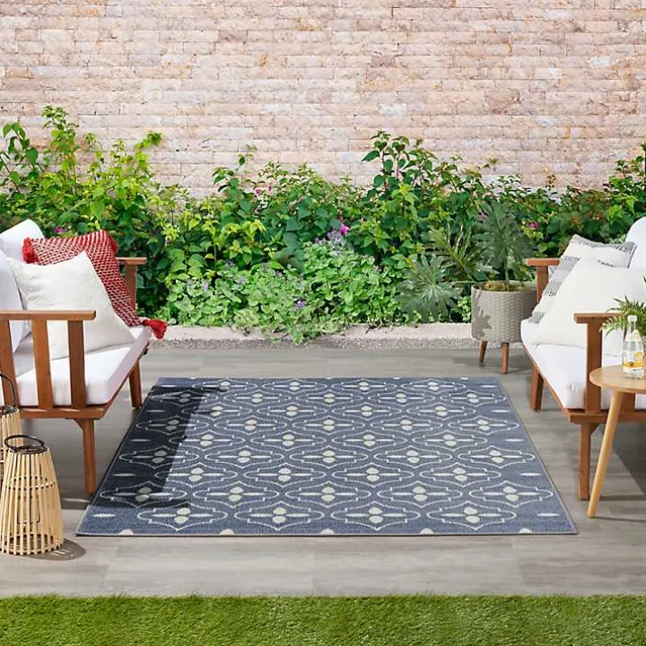 Blue & Ivory Quatrefoil Indoor/Outdoor Rug, 4x6