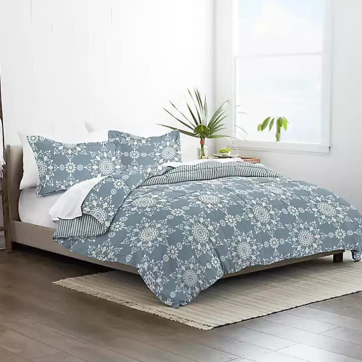 Blue Daisy Medallion King 3-pc. Comforter Set