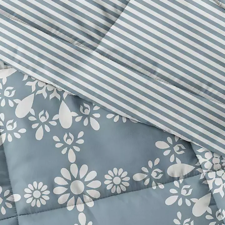 Blue Daisy Medallion Queen 3-pc. Comforter Set