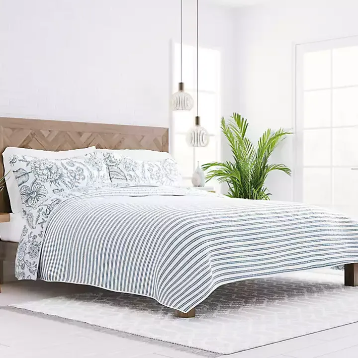 Blue Jacobean Reversible 3-pc. Queen Quilt Set