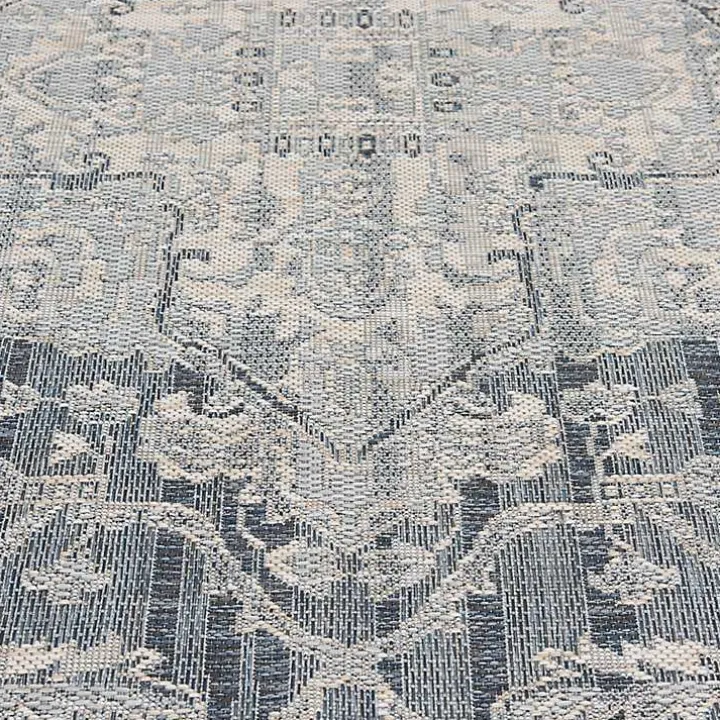 Blue Medallion Lava Indoor/Outdoor Area Rug, 7x9