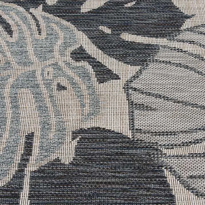 Blue Tropical Leaf Indoor/Outdoor Area Rug, 5x7