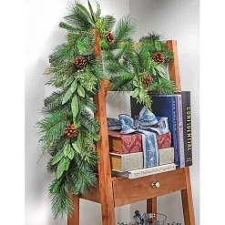 Cedar and Bayleaf Pinecone Garland