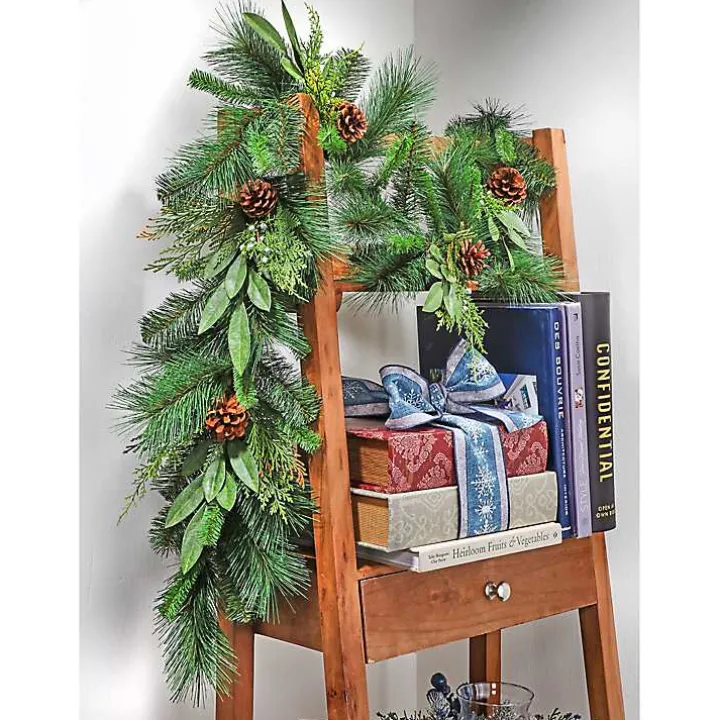 Cedar and Bayleaf Pinecone Garland