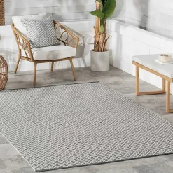 Gray & White Trellis Indoor/Outdoor Runner, 3x8