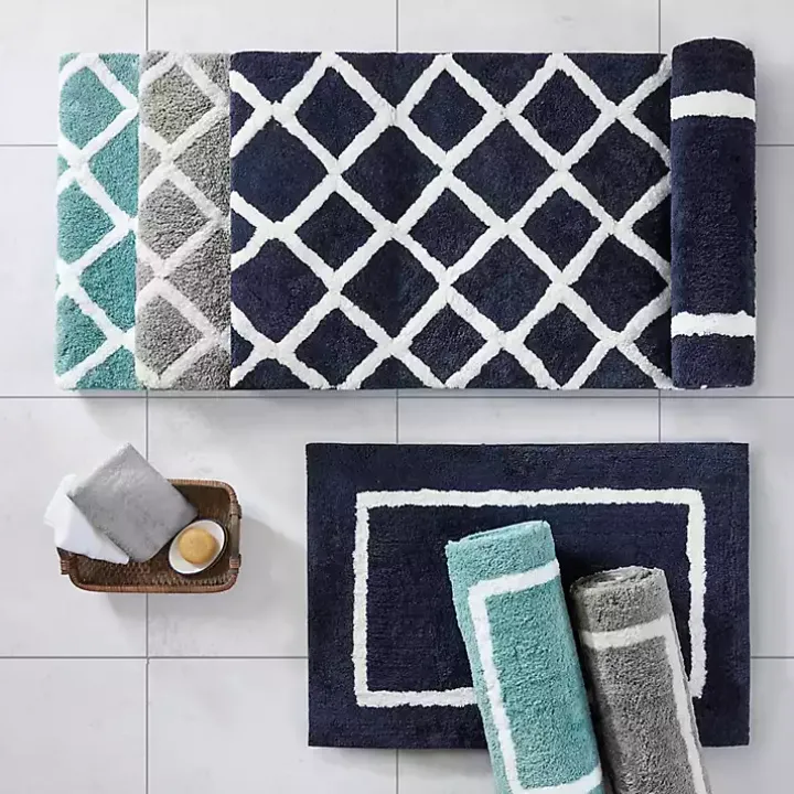 Gray Geometric Pattern Reversible Bath Mat, 34 in.