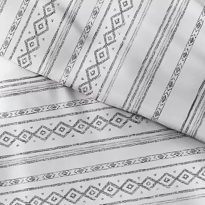 Gray Geometric 3-Pc. Queen Duvet Cover Set