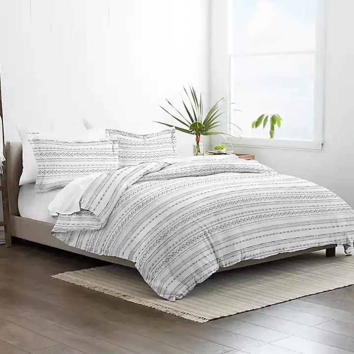 Gray Geometric 3-Pc. Queen Duvet Cover Set