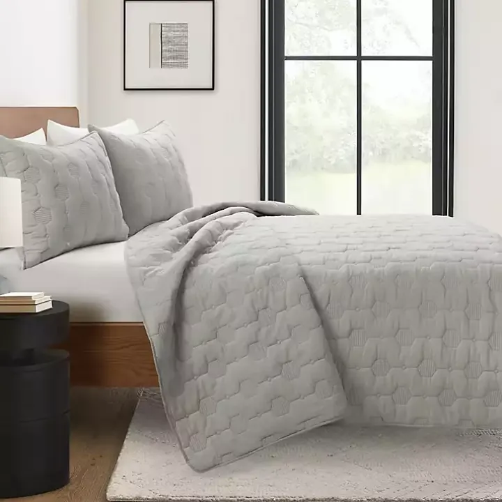Gray Hexagon Honeycomb 3-pc. Full/Queen Quilt Set