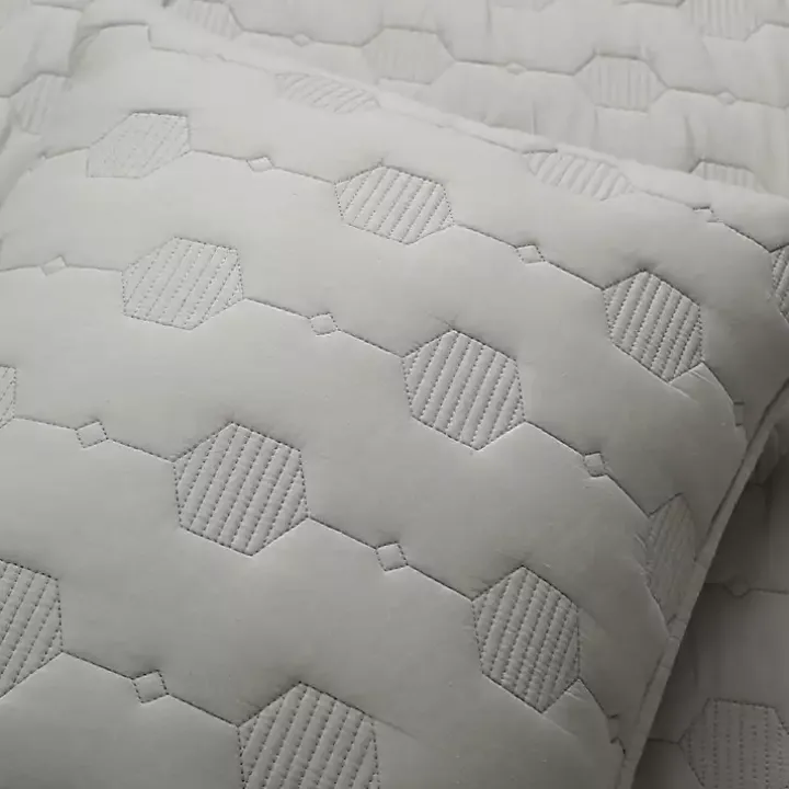 Gray Hexagon Honeycomb 3-pc. Full/Queen Quilt Set