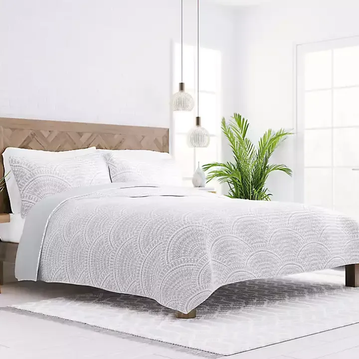 Gray Scalloped Reversible 2-pc. Twin Quilt Set