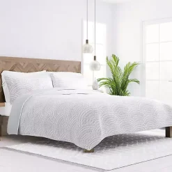 Gray Scalloped Reversible 3-pc. Queen Quilt Set