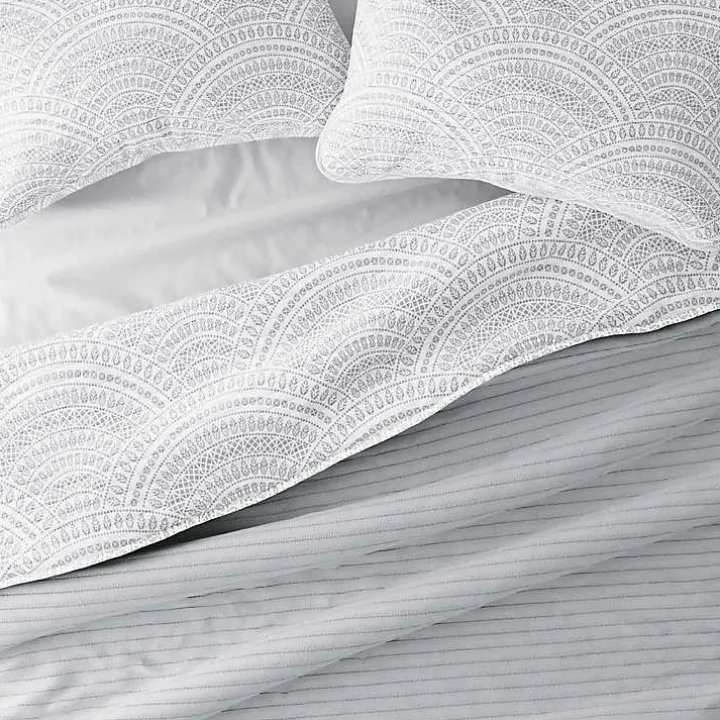 Gray Scalloped Reversible 3-pc. King Quilt Set