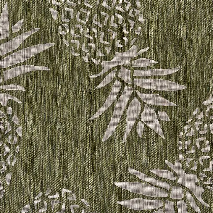 Green Pineapple Indoor/Outdoor Area Rug, 5x7