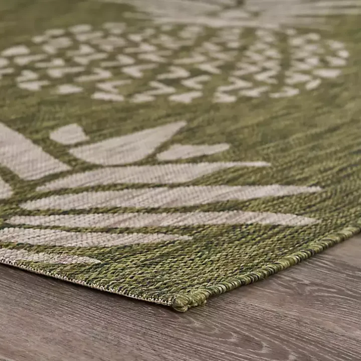 Green Pineapple Indoor/Outdoor Area Rug, 5x7