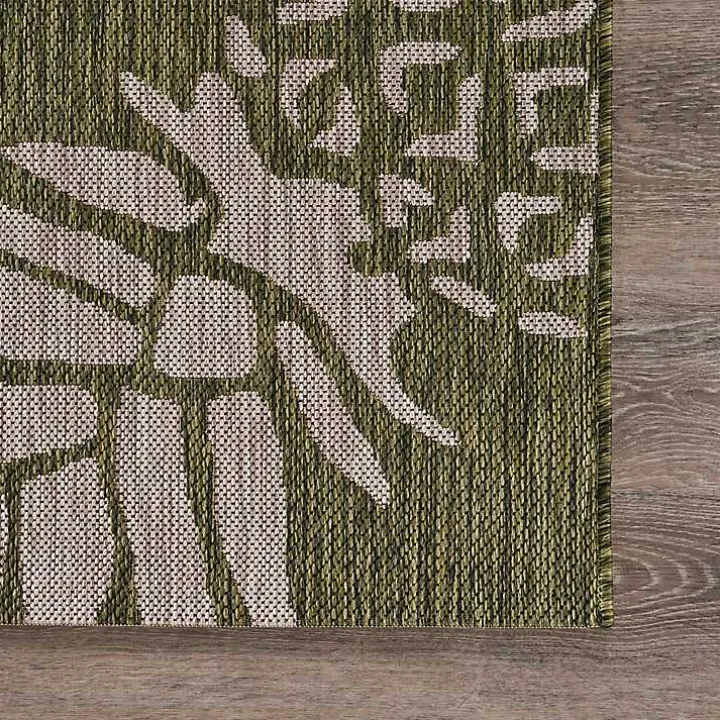 Green Pineapple Indoor/Outdoor Area Rug, 5x7