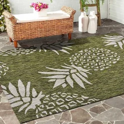Green Pineapple Indoor/Outdoor Area Rug, 5x7