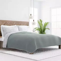 Green Scalloped Reversible 2-pc. Twin Quilt Set