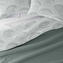 Green Scalloped Reversible 3-pc. Queen Quilt Set