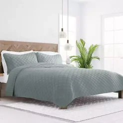 Green Stitched Diamond 3-pc. Queen Quilt Set