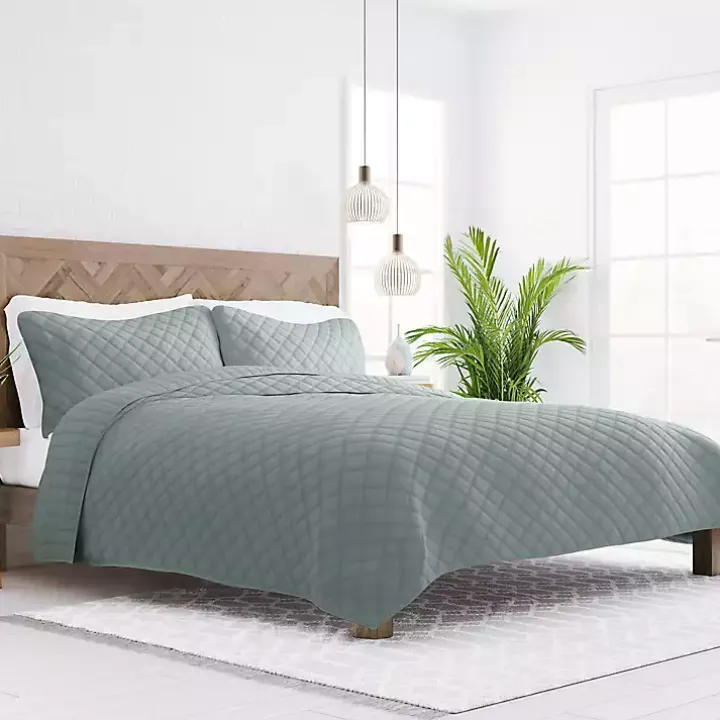 Green Stitched Diamond 3-pc. Queen Quilt Set