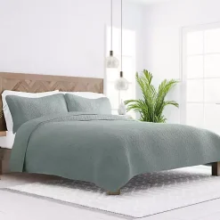 Green Stitched Floral 3-pc. King Quilt Set