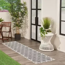 Ivory & Black Quatrefoil Indoor/Outdoor Runner