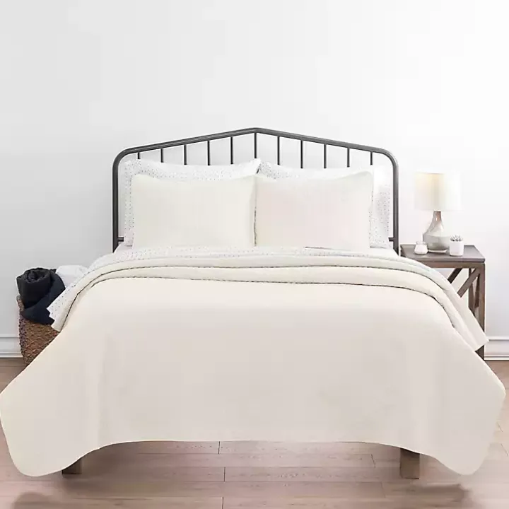 Ivory Herringbone Quilted 3-pc. Queen Coverlet Set
