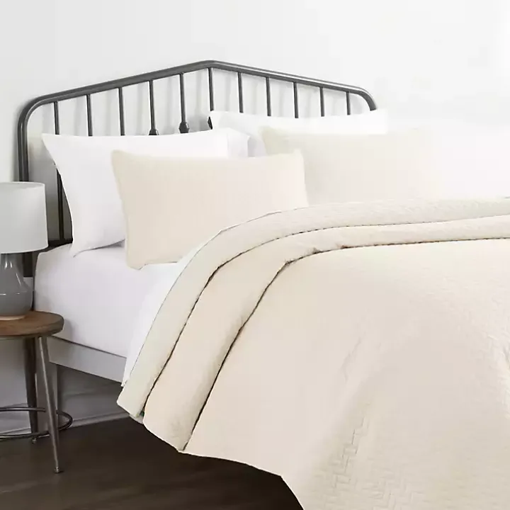 Ivory Herringbone Quilted 3-pc. Queen Coverlet Set