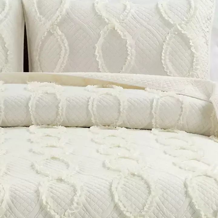 Ivory Trellis Ruffles 3-pc. King Quilt Set
