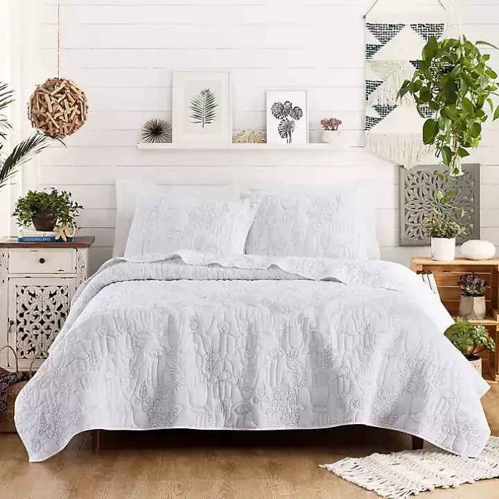 Justina Blakeney Cloud Hamsa King Quilt Set