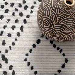 Millie Dotted Diamond Area Rug, 8x10