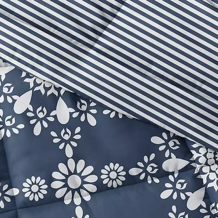 Navy Daisy Medallion King 3-pc. Comforter Set