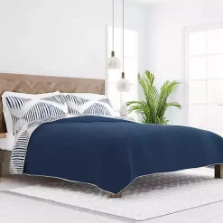 Navy Diamond Line Reversible 3-pc. King Quilt Set