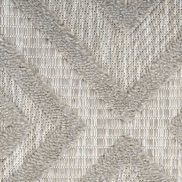 Silver Gray Diamond Indoor/Outdoor Area Rug, 4x6