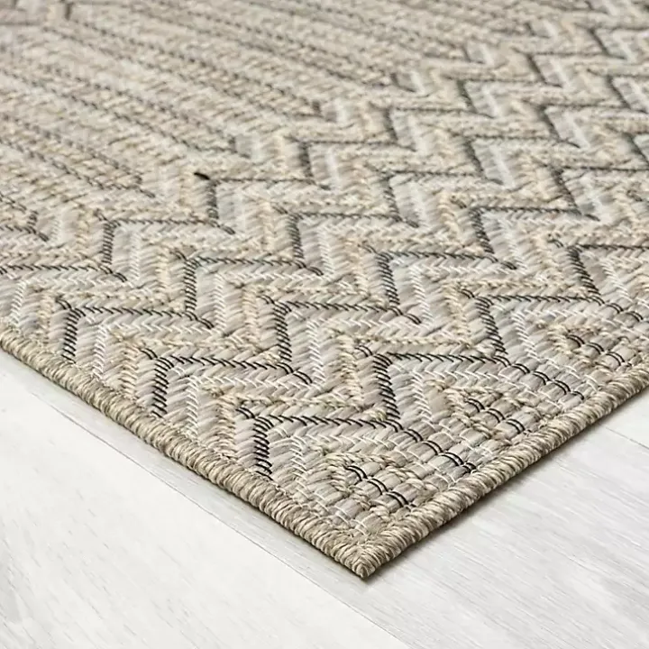 Tan Chevron Indoor/Outdoor Area Rug, 5x7