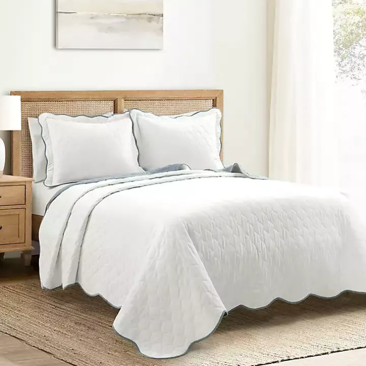 White and Blue Scallop 3-pc. Full/Queen Quilt Set