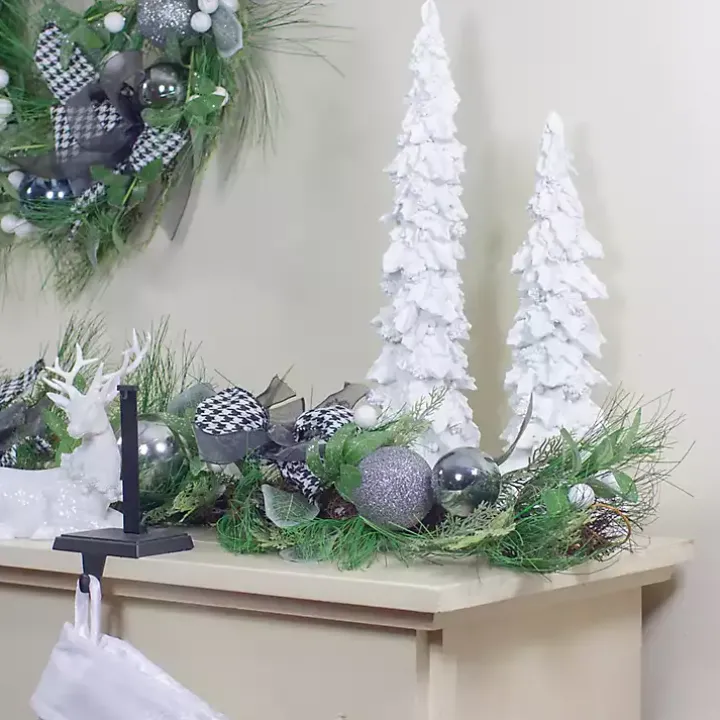 White Berries & Houndstooth Bows Christmas Garland