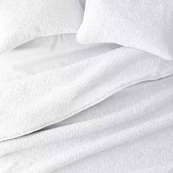 White Floral Stitch 3-pc. Queen Quilt Set