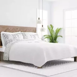 White Trellis Reversible 3-pc. King Quilt Set
