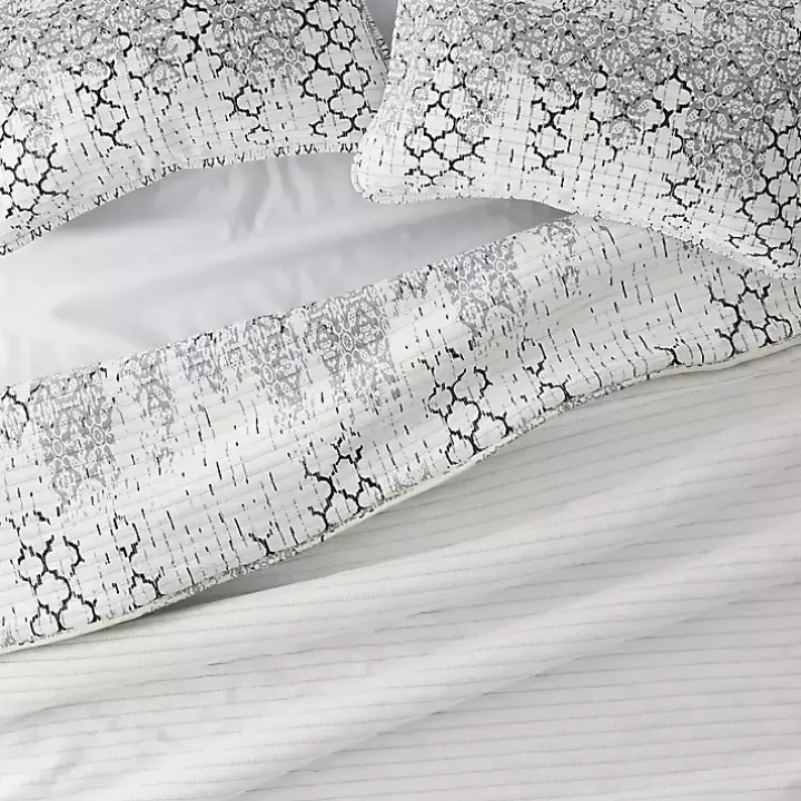 White Trellis Reversible 3-pc. King Quilt Set
